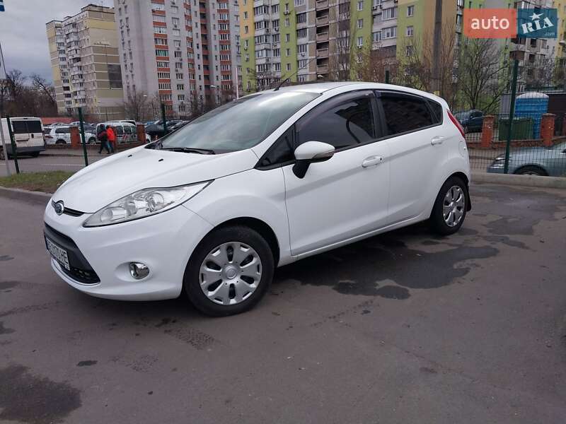Хэтчбек Ford Fiesta 2012 в Киеве