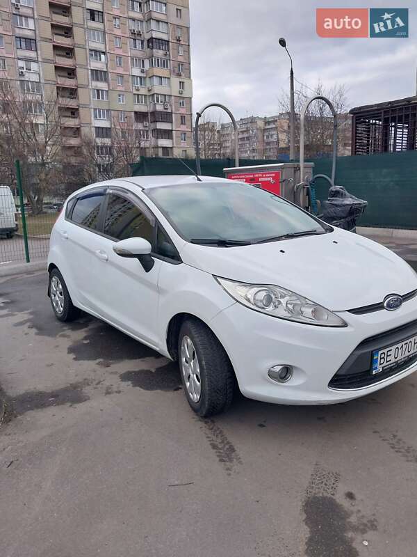 Хэтчбек Ford Fiesta 2012 в Киеве