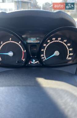 Хэтчбек Ford Fiesta 2013 в 