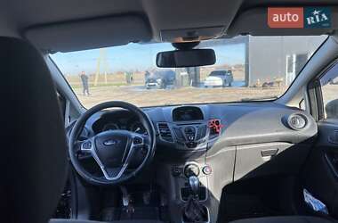 Хэтчбек Ford Fiesta 2013 в 