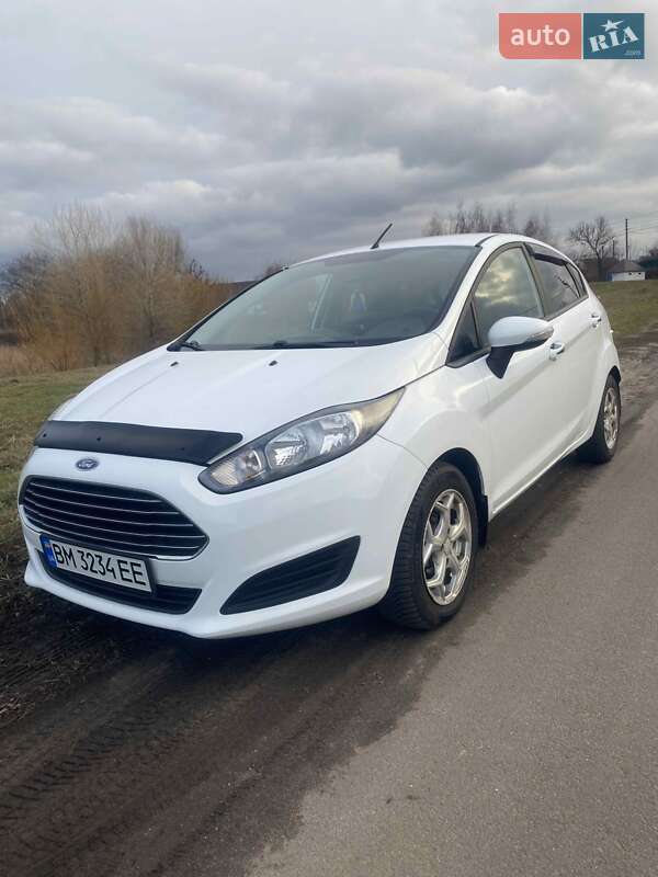 Хэтчбек Ford Fiesta 2013 в 