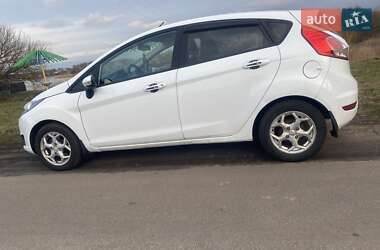 Хэтчбек Ford Fiesta 2013 в 