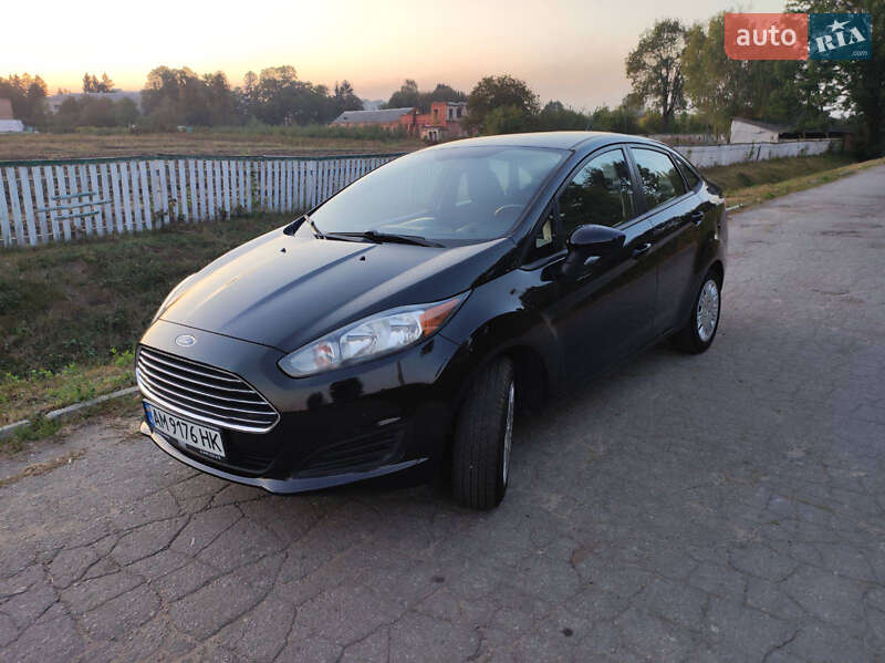 Седан Ford Fiesta 2014 в Києві
