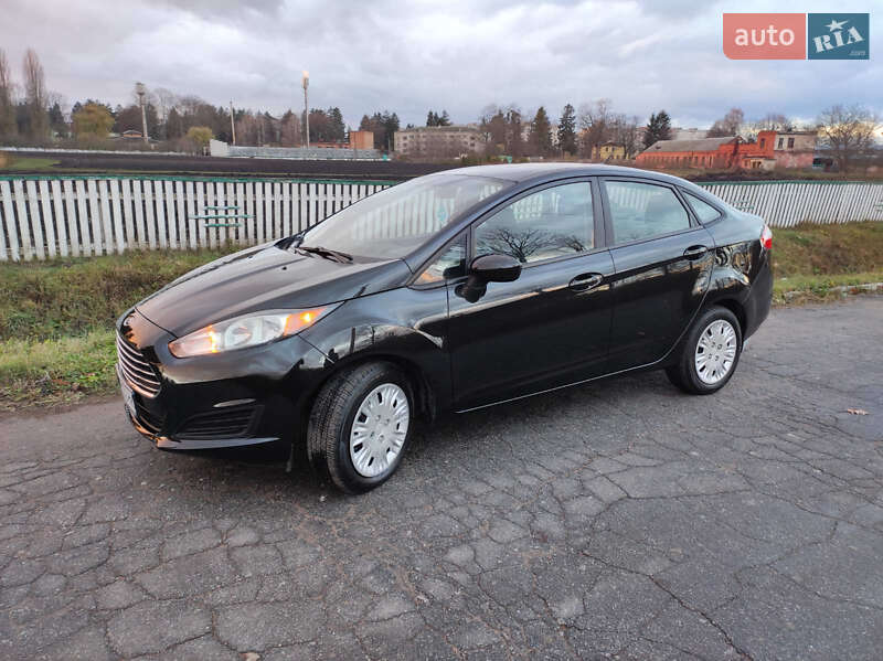 Седан Ford Fiesta 2014 в Києві