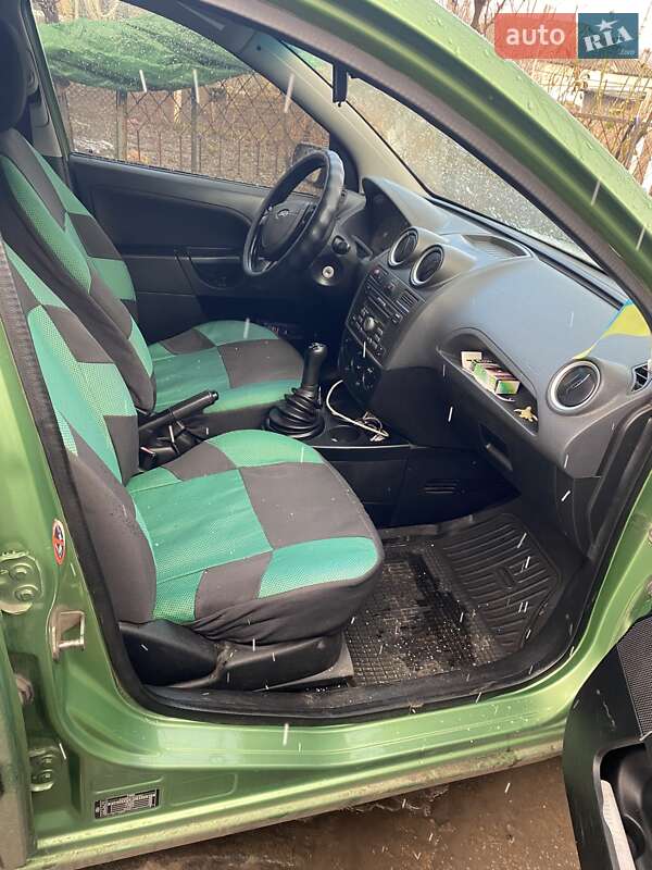 Хэтчбек Ford Fiesta 2006 в Одессе