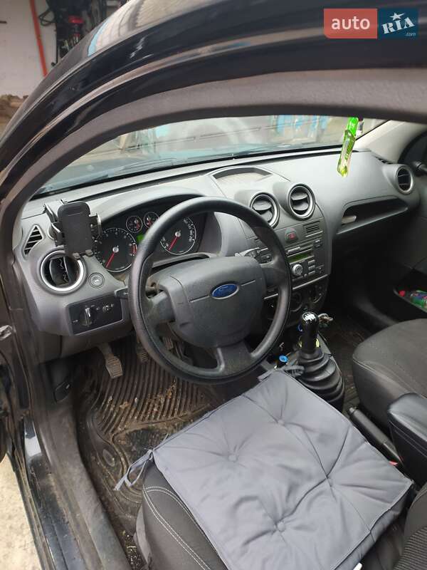 Хэтчбек Ford Fiesta 2007 в Лозовой