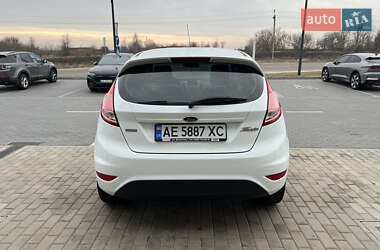 Хетчбек Ford Fiesta 2014 в Дніпрі