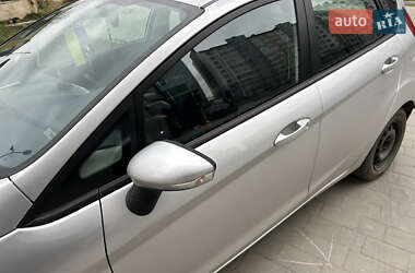 Седан Ford Fiesta 2011 в 