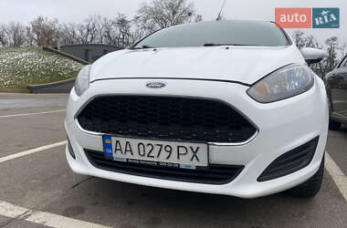 Хэтчбек Ford Fiesta 2017 в Киеве