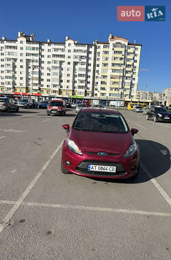 Хэтчбек Ford Fiesta 2011 в 