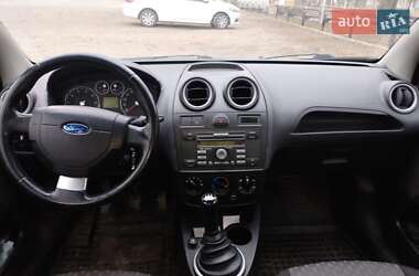 Хэтчбек Ford Fiesta 2007 в Гайсине