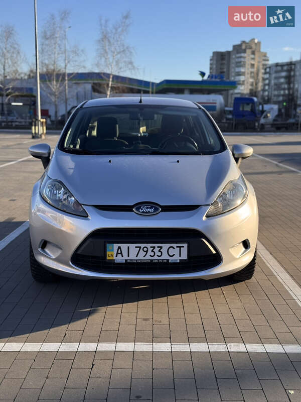 Хетчбек Ford Fiesta 2011 в Сумах