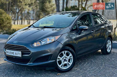 Седан Ford Fiesta 2015 в Днепре