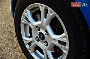 Седан Ford Fiesta 2016 в 