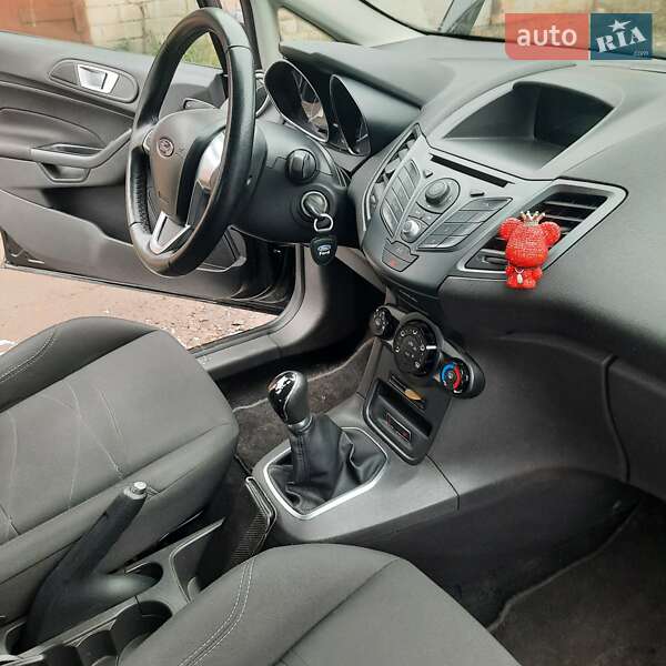 Хэтчбек Ford Fiesta 2014 в Днепре