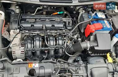 Хэтчбек Ford Fiesta 2014 в 