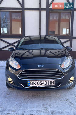 Седан Ford Fiesta 2014 в Рівному