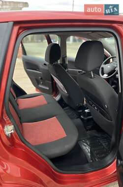 Хэтчбек Ford Fiesta 2007 в 