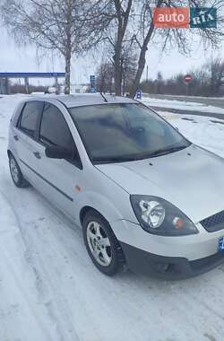 Хэтчбек Ford Fiesta 2007 в Новоукраинке