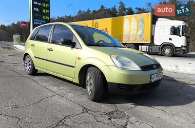 Хэтчбек Ford Fiesta 2005 в 