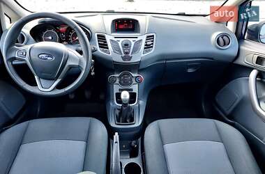 Хэтчбек Ford Fiesta 2010 в 