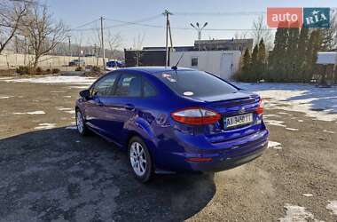 Седан Ford Fiesta 2015 в Святопетровское