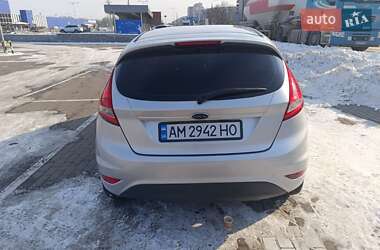 Хэтчбек Ford Fiesta 2010 в 