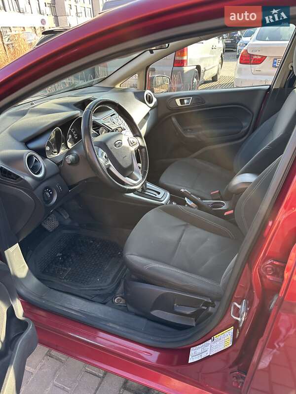 Седан Ford Fiesta 2015 в Львові