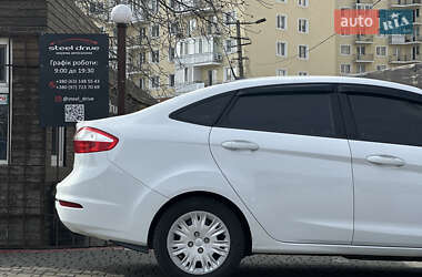 Седан Ford Fiesta 2014 в 