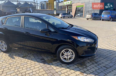 Хэтчбек Ford Fiesta 2018 в 