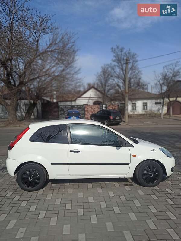 Хэтчбек Ford Fiesta 2005 в Николаеве