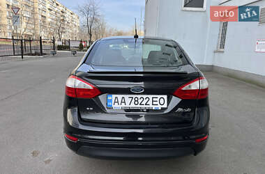 Седан Ford Fiesta 2015 в Киеве