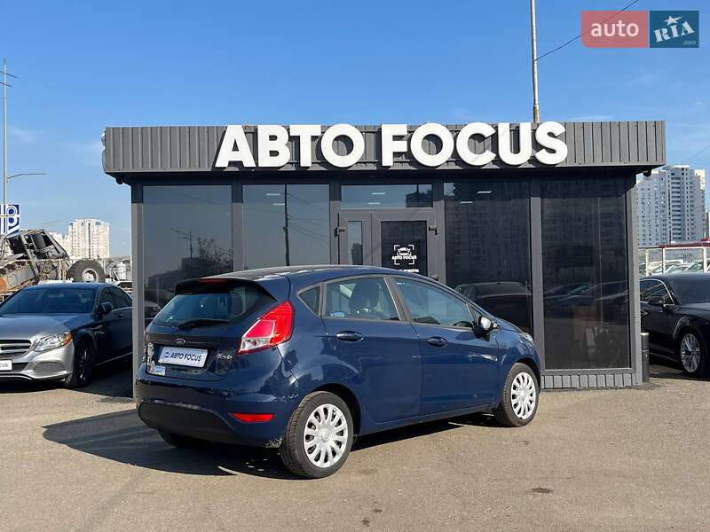 Хэтчбек Ford Fiesta 2016 в Киеве