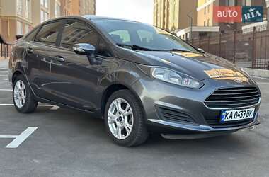 Седан Ford Fiesta 2016 в Киеве