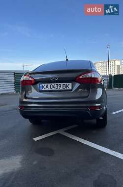 Седан Ford Fiesta 2016 в Киеве