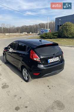 Хэтчбек Ford Fiesta 2017 в 