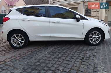 Хетчбек Ford Fiesta 2017 в Києві