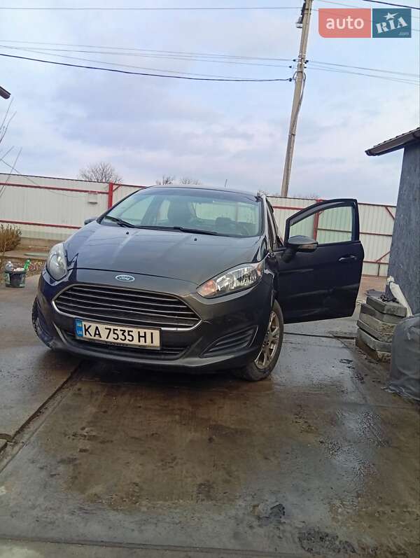 Седан Ford Fiesta 2014 в 