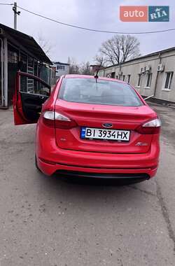 Седан Ford Fiesta 2015 в 