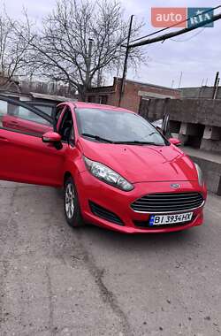 Седан Ford Fiesta 2015 в Полтаві