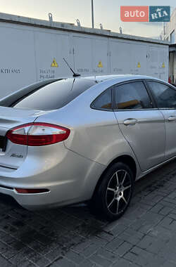 Седан Ford Fiesta 2017 в 