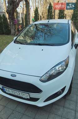 Хэтчбек Ford Fiesta 2017 в 