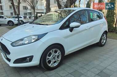 Хэтчбек Ford Fiesta 2017 в 