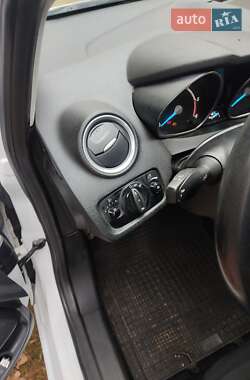 Хэтчбек Ford Fiesta 2017 в 