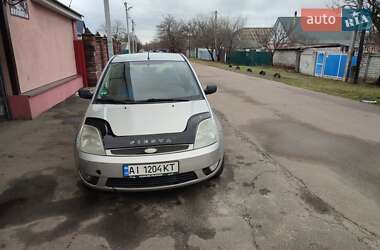Хэтчбек Ford Fiesta 2002 в 