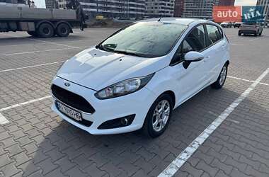 Хэтчбек Ford Fiesta 2017 в Киеве