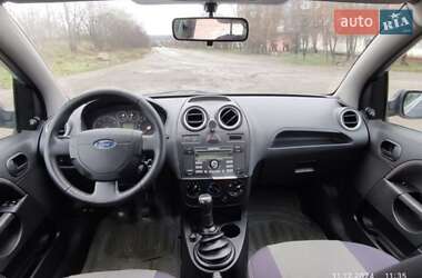 Хетчбек Ford Fiesta 2006 в 