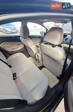 Седан Ford Fiesta 2014 в 