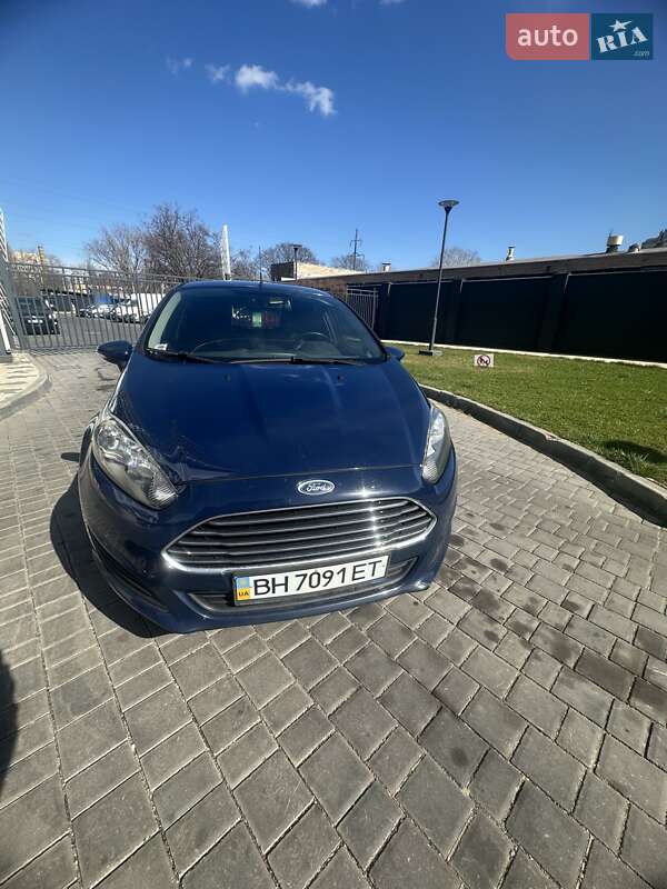 Хэтчбек Ford Fiesta 2014 в 