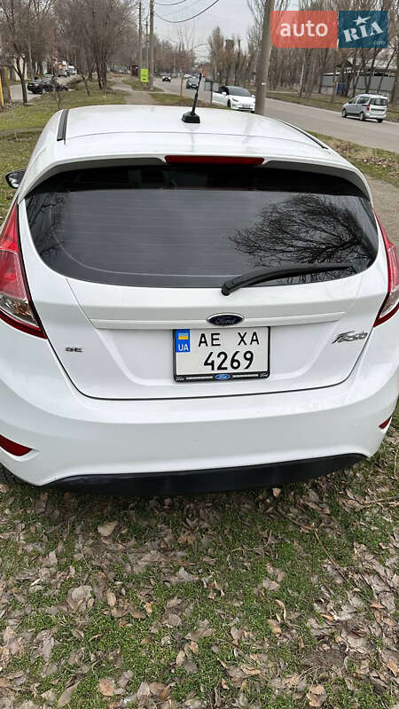 Хэтчбек Ford Fiesta 2014 в Днепре
